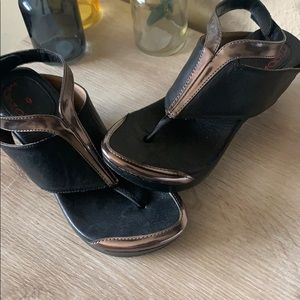 Modzori wedge sandal